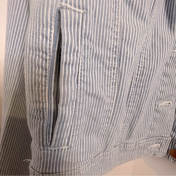 Xmas Sale! Women’s Long Sleeve Denim Jacket, Light Blue Striped, Size Large - Picture 7 of 10